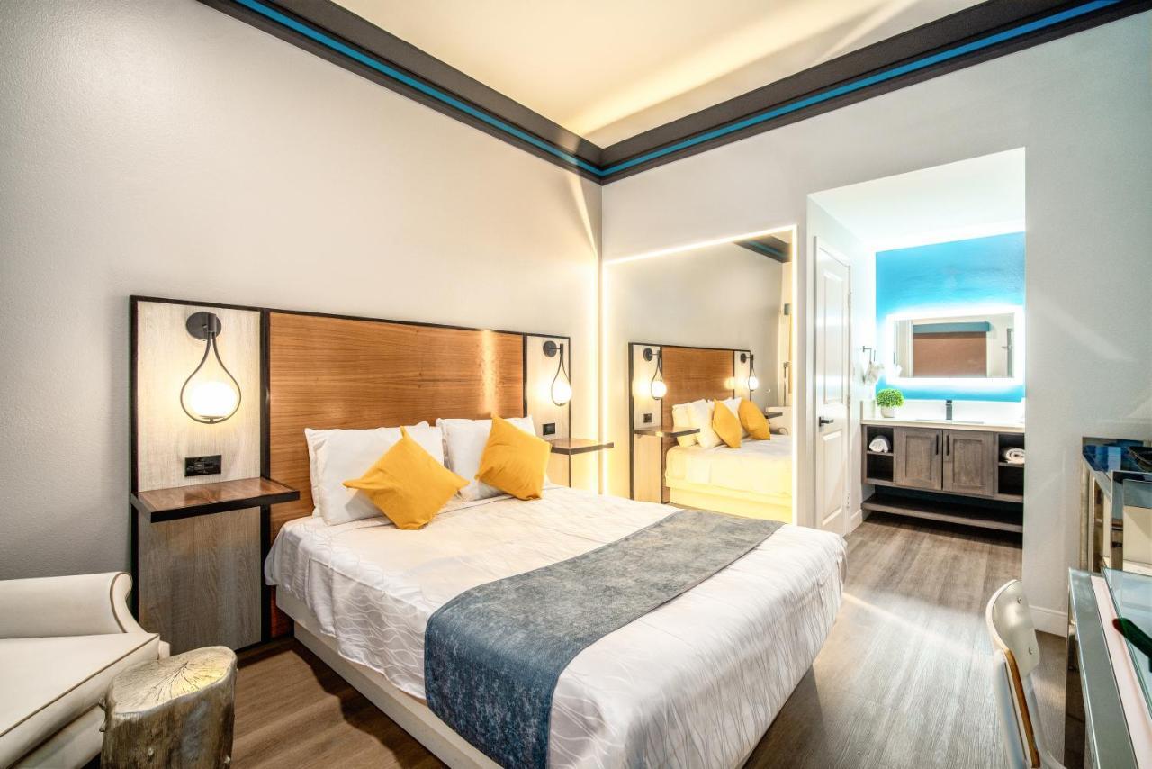 Aspire Inn Studios & Spas Беллфлавер Екстер'єр фото