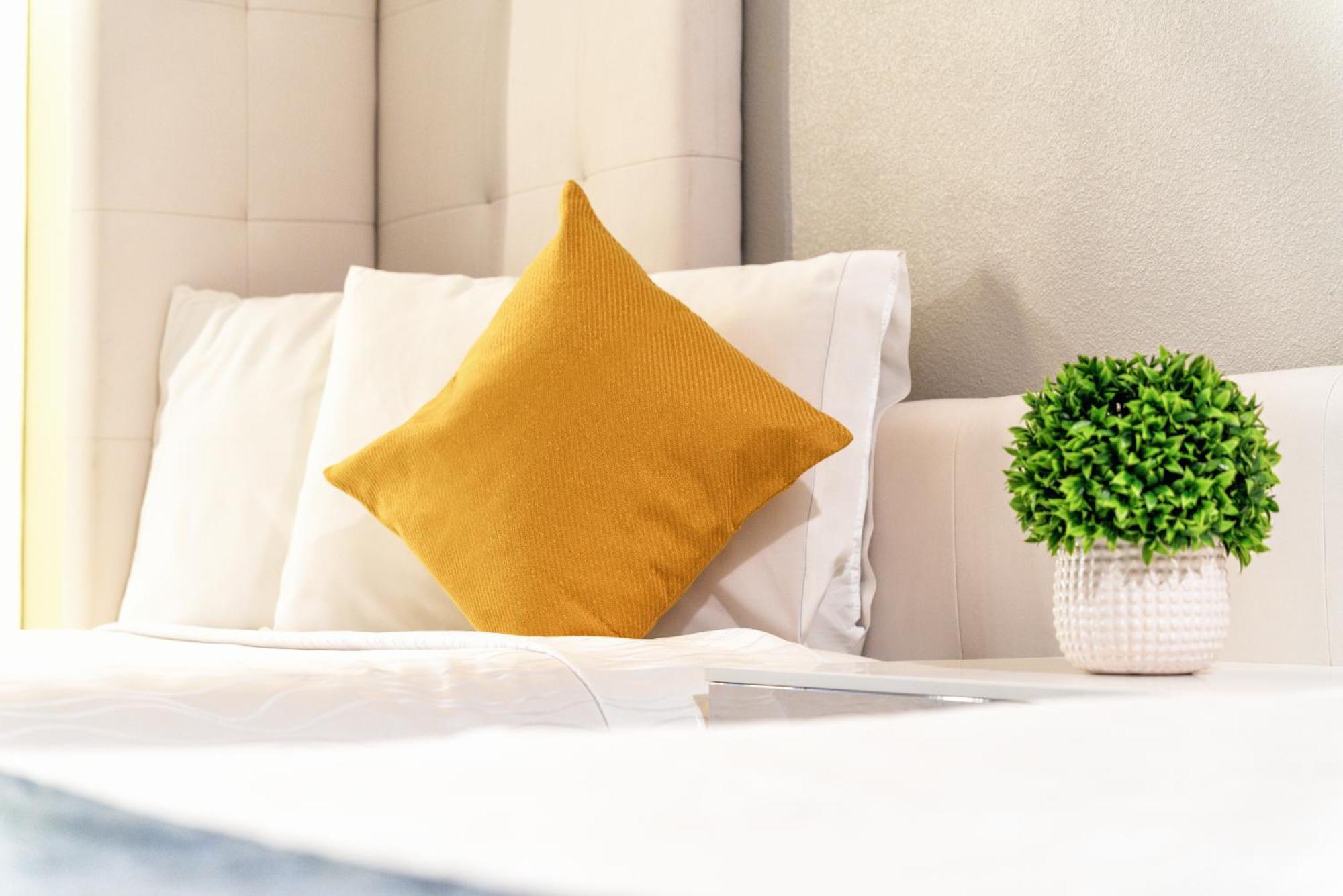 Aspire Inn Studios & Spas Беллфлавер Екстер'єр фото
