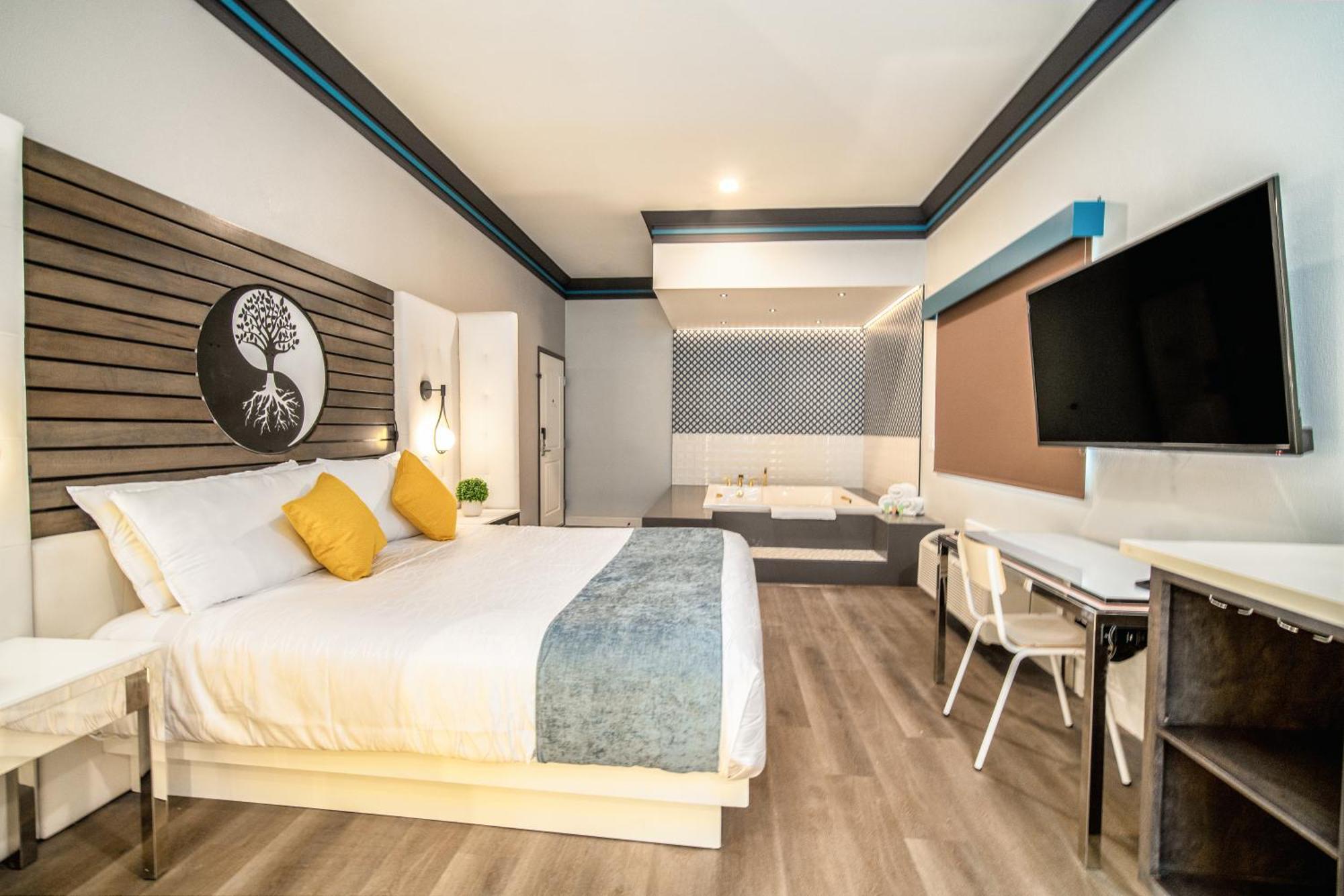 Aspire Inn Studios & Spas Беллфлавер Екстер'єр фото