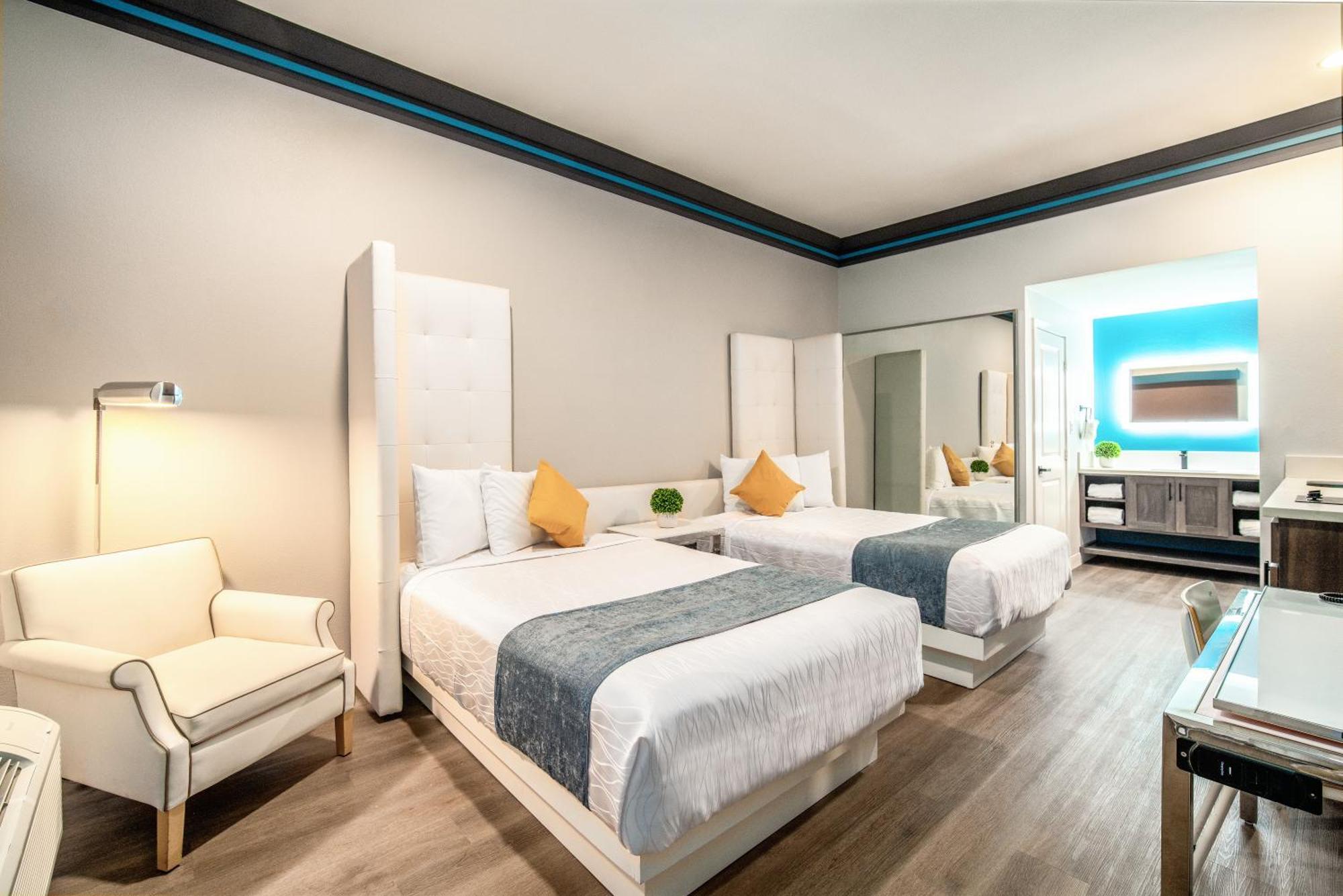 Aspire Inn Studios & Spas Беллфлавер Екстер'єр фото